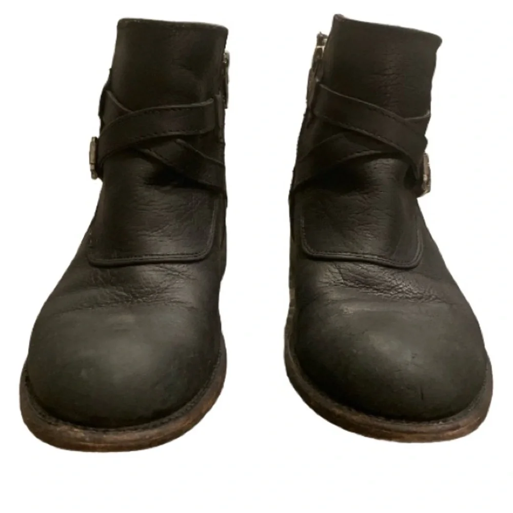 FRYE Jayden Cross Strap Black Leather Boots - Picture 5 of 10